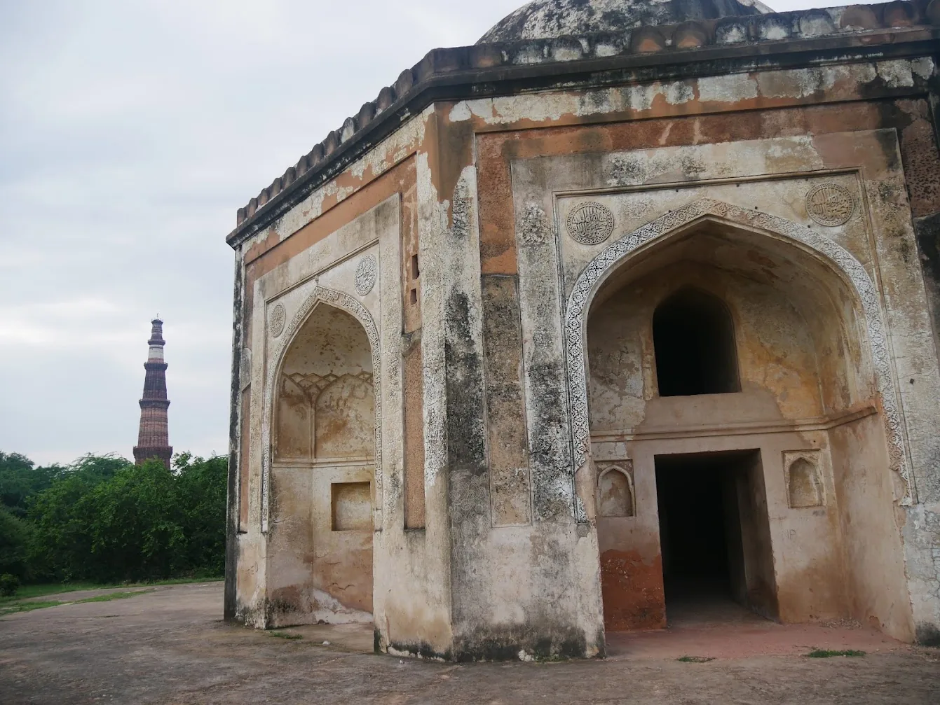 Mehrauli: Archaeological Park Walk
